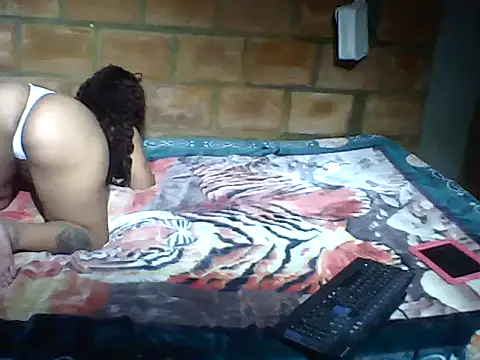 Snapshot of venus-renovada chatting on 10-16-25, 08:17 venus-renovada online show from 10-16-25, 08:17