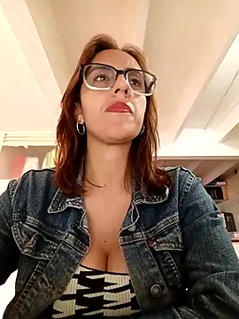 Snapshot of Jade_1-9 chatting on 02-06-26, 04:25 Jade 1-9 online show from 02-06-26, 04:25