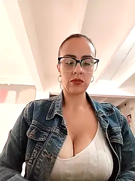Snapshot of Jade_1-9 chatting on 02-07-26, 04:26 Jade 1-9 online show from 02-07-26, 04:26