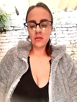 Jade 1-9 online show from 12-13-25, 08:04