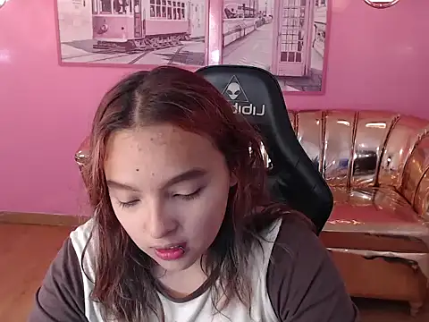 mia foster t online show from 10-03-25, 01:12