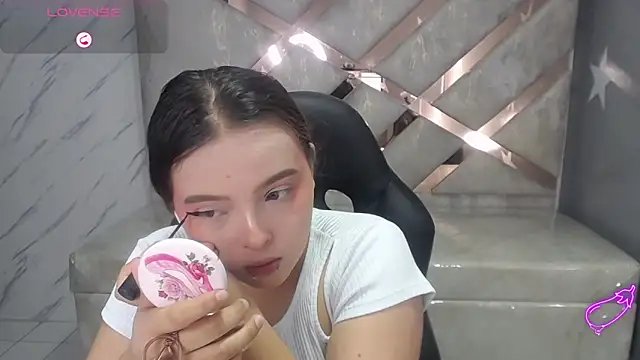 mia foster t online show from 04-01-26, 01:12