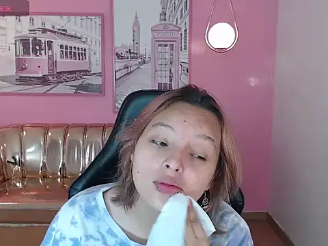 mia foster t online show from 10-30-25, 02:04