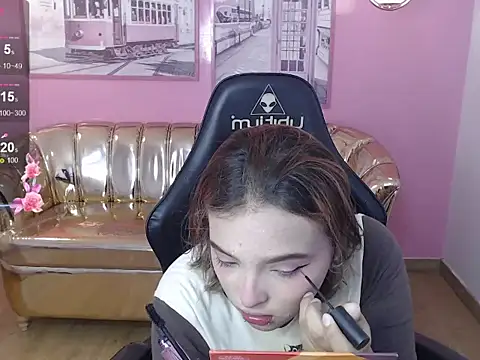 mia foster t online show from 11-07-25, 12:42