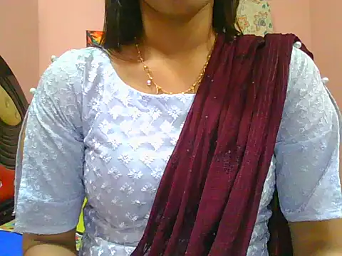 Snapshot of night_queeen7 chatting on 04-09-26, 07:09 night queeen7 online show from 04-09-26, 07:09