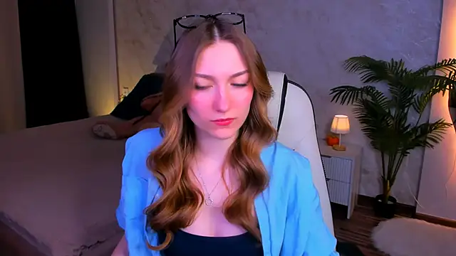 AngelAnabelle online show from 12-16-25, 01:26