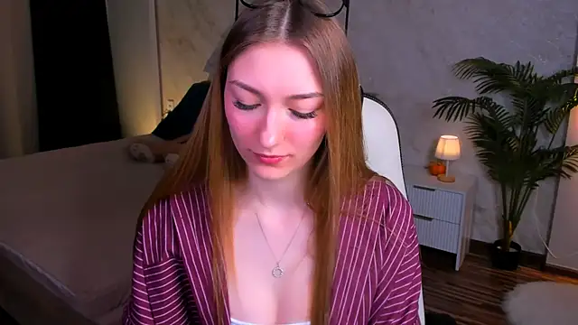 AngelAnabelle online show from 12-17-25, 02:00