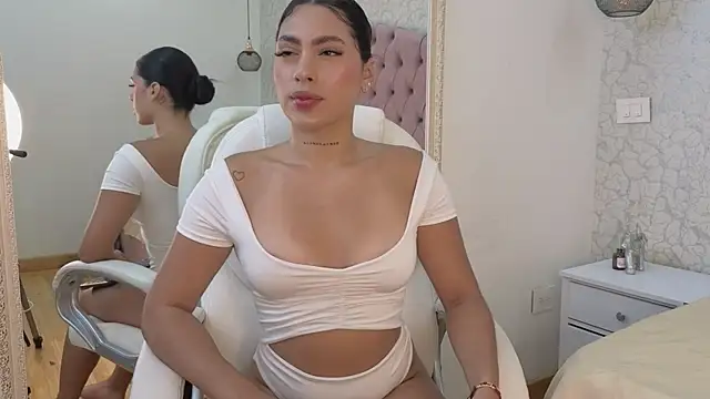 Vanessa Rain  online show from 10-16-25, 07:44