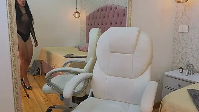 Vanessa Rain  online show from 10-19-25, 07:49