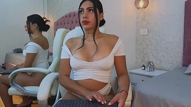 Vanessa Rain  online show from 10-24-25, 07:46