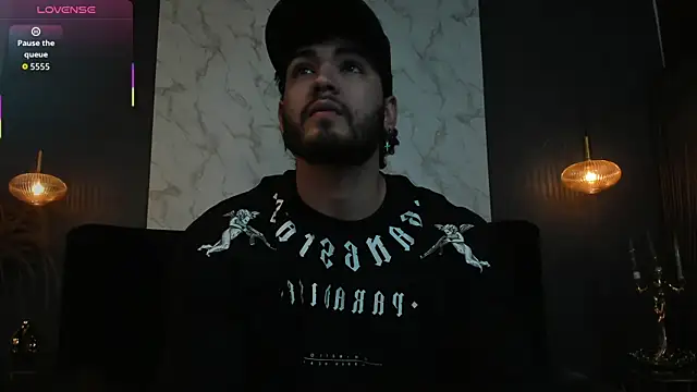 ElianKeiser online show from 11-21-25, 01:10