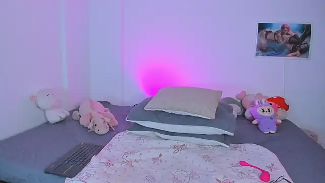 Miaengels  online show from 04-11-26, 02:21