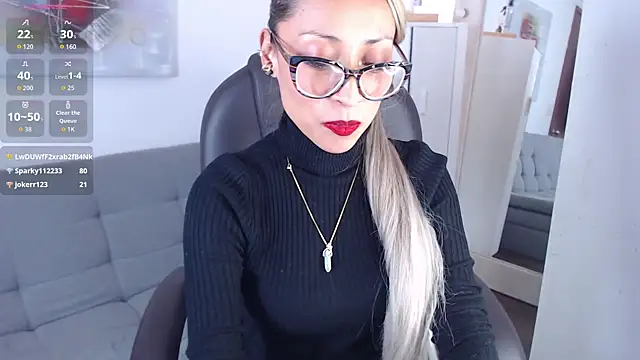 Snapshot of alexia_james_ chatting on 04-27-26, 08:40 alexia james online show from 04-27-26, 08:40