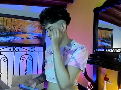 Zulyhenao online show from 10-08-25, 04:36