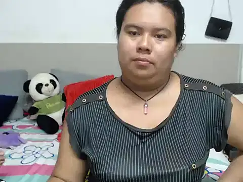 Snapshot of Charlotte_Rot2 chatting on 10-17-25, 07:26 Charlotte Rot2 online show from 10-17-25, 07:26