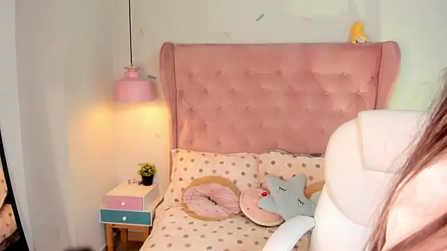 Vanelope evanss online show from 11-15-25, 01:04