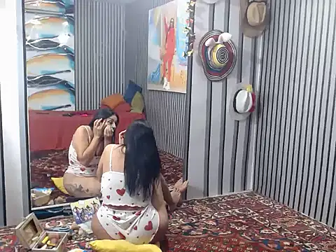 Snapshot of Marianabigass chatting on 10-28-25, 01:17 Marianabigass online show from 10-28-25, 01:17