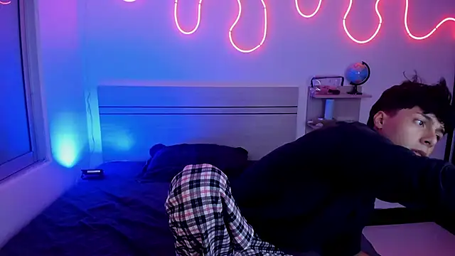 luccas ferreira online show from 11-16-25, 07:07