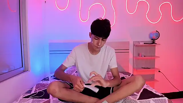 luccas ferreira online show from 10-25-25, 07:03