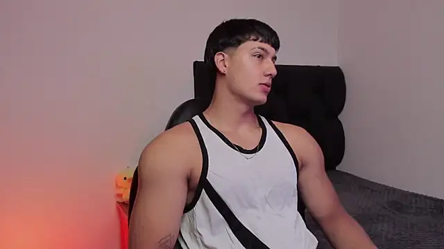 CHRIS MORGAN1 online show from 10-04-25, 01:45