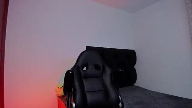 CHRIS MORGAN1 online show from 10-08-25, 02:13