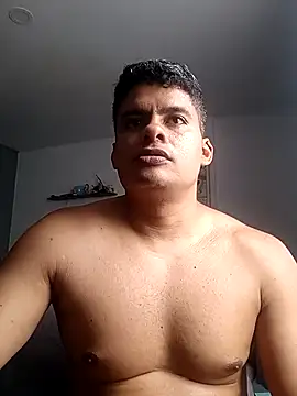 Snapshot of luigidickk chatting on 10-28-25, 05:01 luigidickk online show from 10-28-25, 05:01