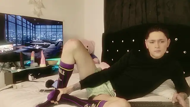 Tyler cat online show from 10-20-25, 11:00