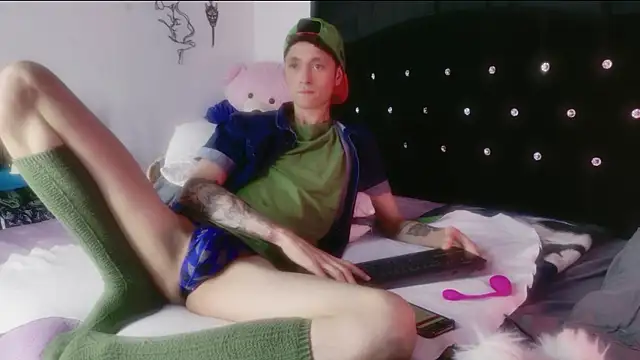 Tyler cat online show from 03-28-26, 03:07