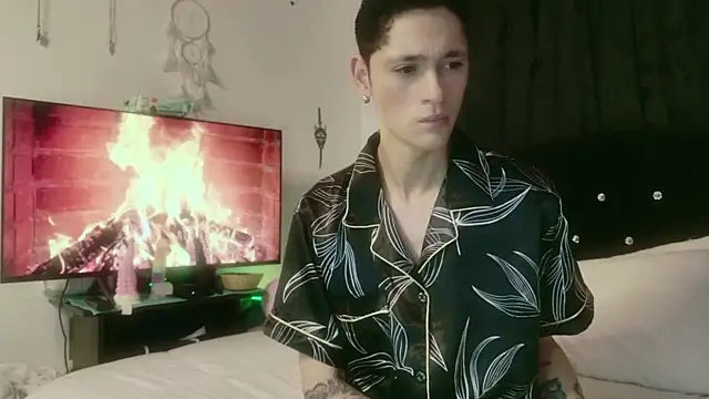 Tyler cat online show from 10-24-25, 11:31