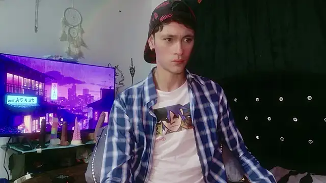 Tyler cat online show from 11-27-25, 04:13