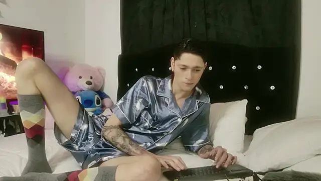 Tyler cat online show from 10-18-25, 12:40