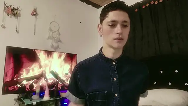 Tyler cat online show from 10-13-25, 11:56