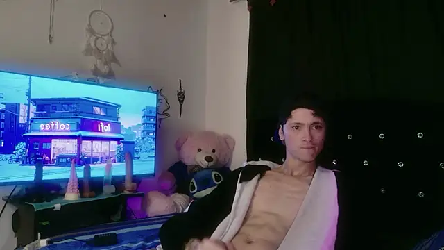 Tyler cat online show from 12-15-25, 05:57