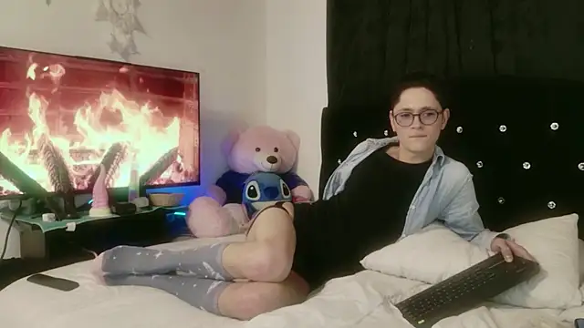 Tyler cat online show from 10-21-25, 11:20