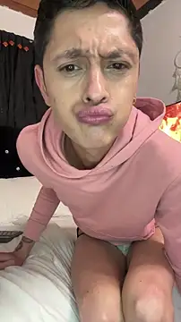 Tyler cat online show from 10-19-25, 04:32