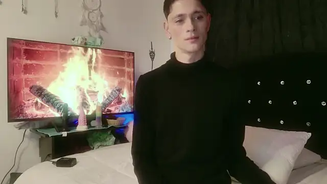 Tyler cat online show from 11-02-25, 03:06