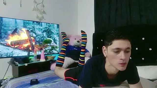 Tyler cat online show from 10-07-25, 06:47