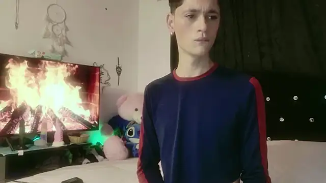 Tyler cat online show from 11-04-25, 01:15