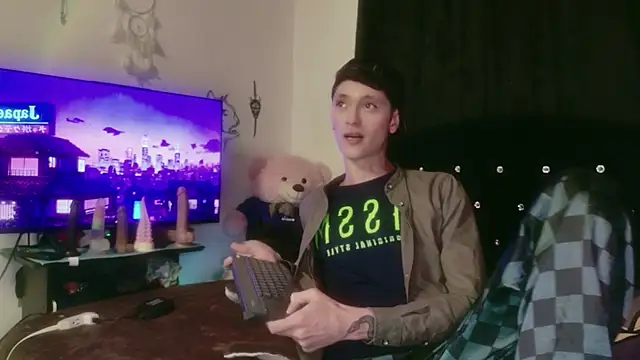 Tyler cat online show from 12-03-25, 02:01