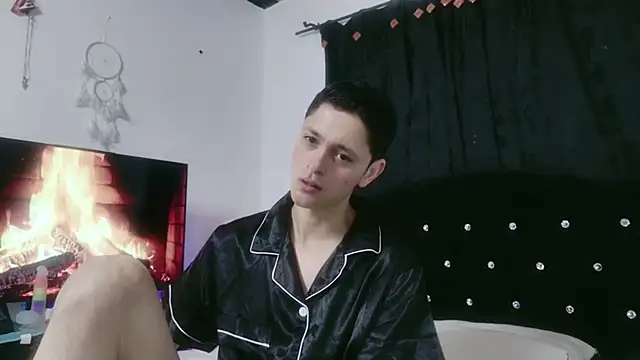 Tyler cat online show from 10-15-25, 11:18