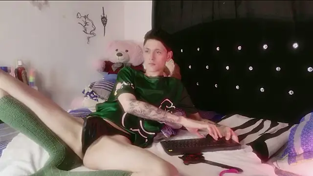 Tyler cat online show from 04-07-26, 08:38