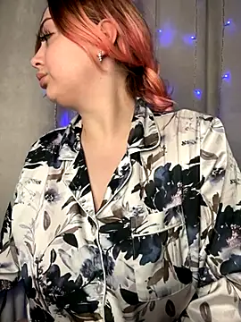 KellyMoors online show from 11-23-25, 02:49