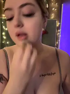 KellyMoors online show from 12-22-25, 01:50