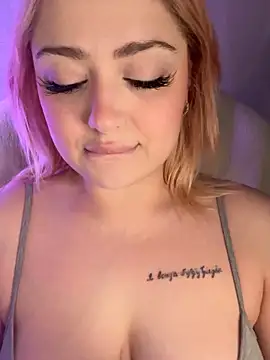 KellyMoors online show from 04-07-26, 01:29