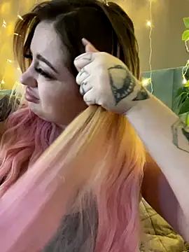 KellyMoors online show from 11-16-25, 01:21