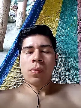 Snapshot of Travieso_loco9 chatting on 11-03-25, 02:20 Travieso loco9 online show from 11-03-25, 02:20