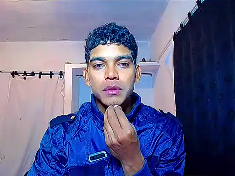 Snapshot of theMyke101 chatting on 04-24-26, 11:40 theMyke101 online show from 04-24-26, 11:40