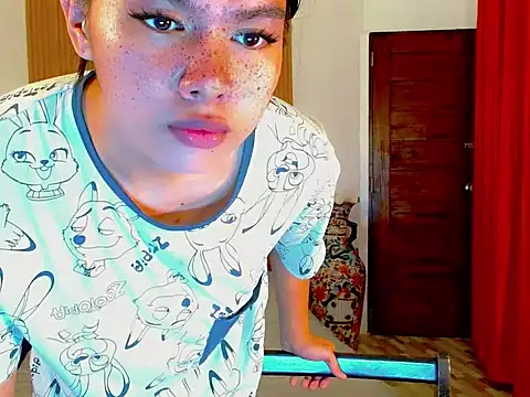 fallinLunaxX online show from 10-14-25, 01:45