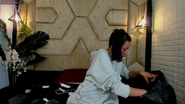 Julieta Slav3 online show from 04-15-26, 09:48