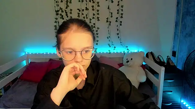 shy elina01 online show from 10-04-25, 10:06